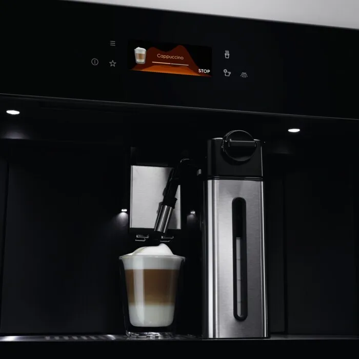 Встраиваемая кофемашина ELECTROLUX/ Кофе-машина автоматическая, сенсорное управление, цвет черный фото 3